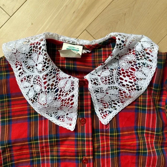 Vintage Shirt with Lace Collar - Picture 3 of 5